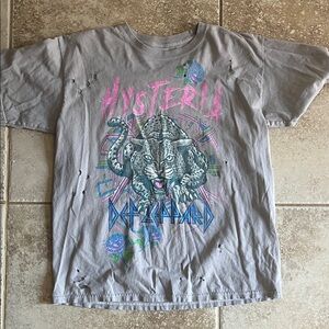 Distressed Def Leppard tee